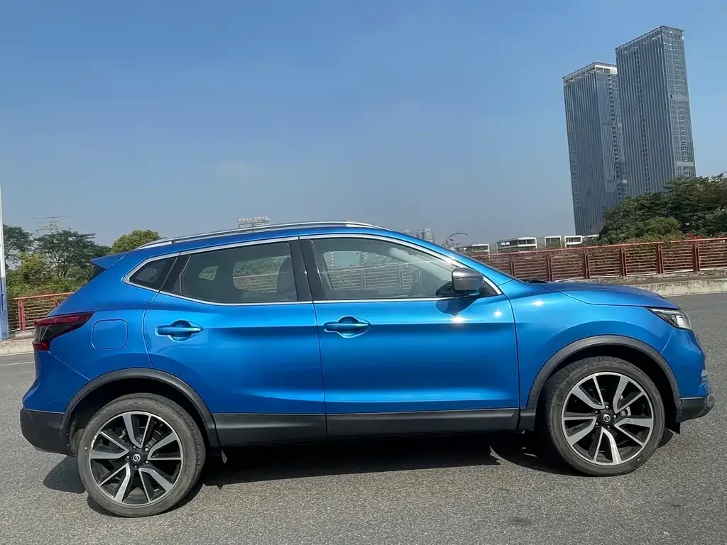 Nissan Qashqai — фото 5