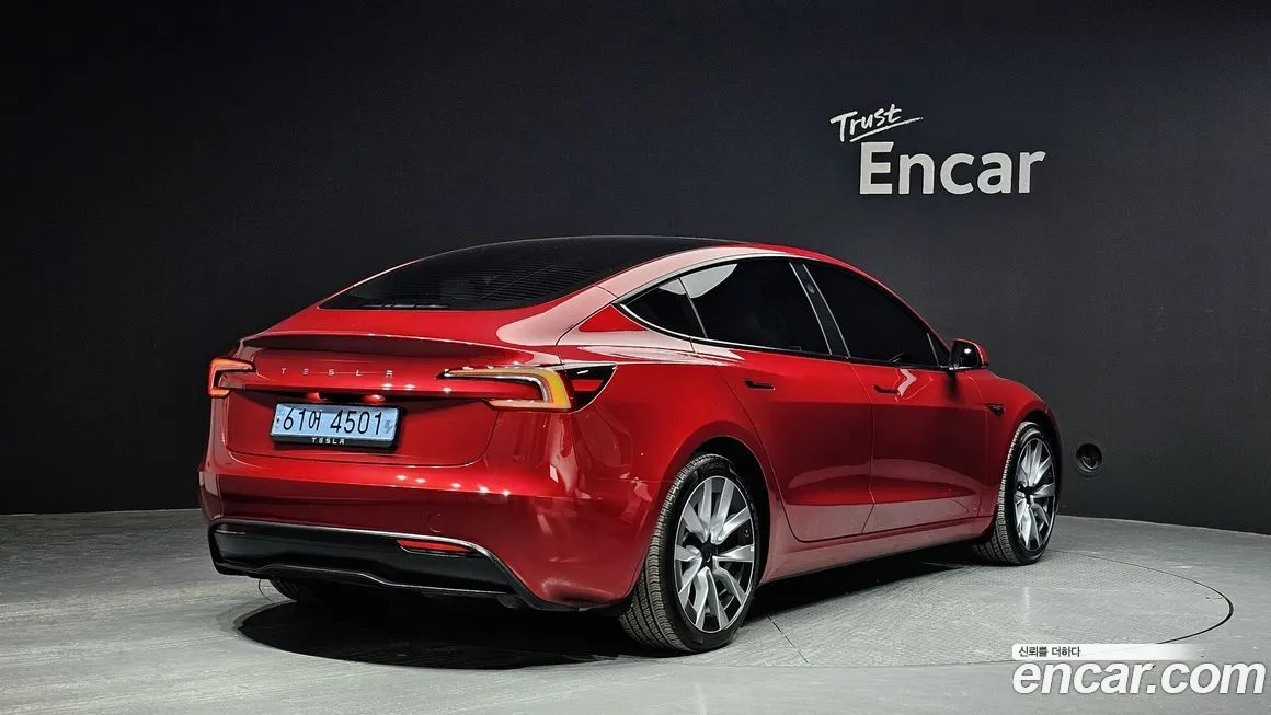 Tesla Model 3 — фото 2