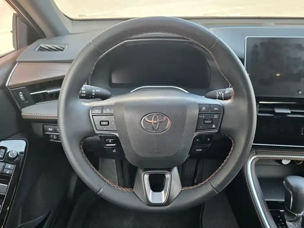 Toyota Avalon — фото 10