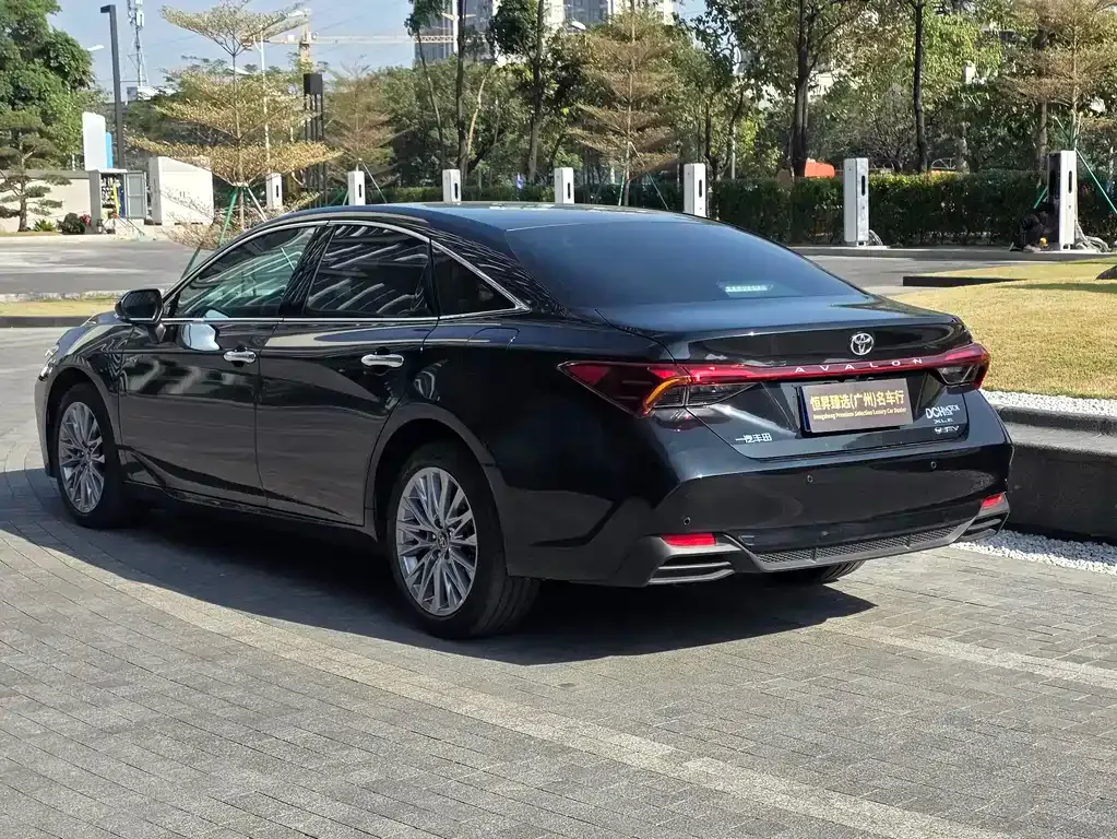 Toyota Avalon — фото 5