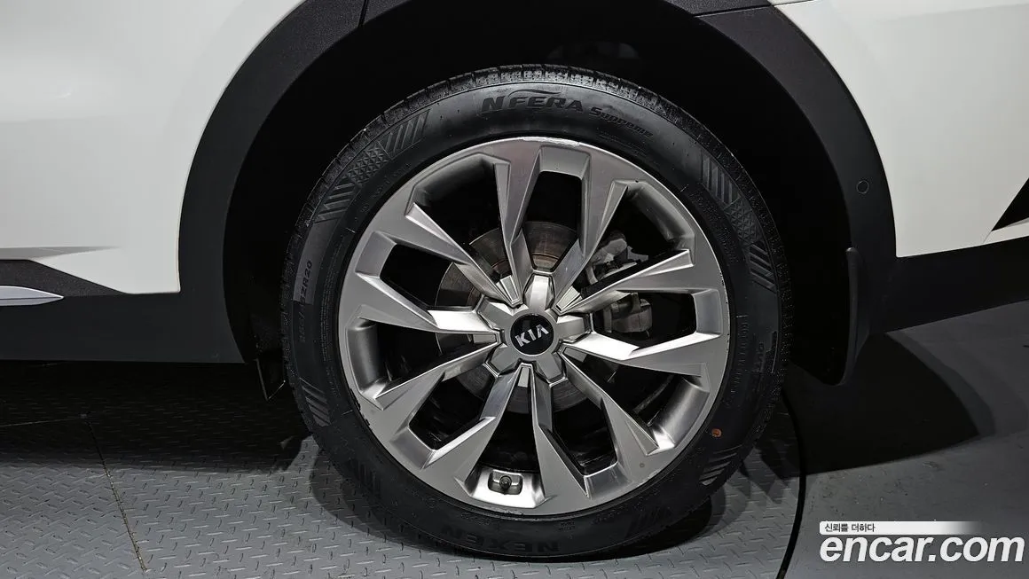 Kia Sorento — фото 8