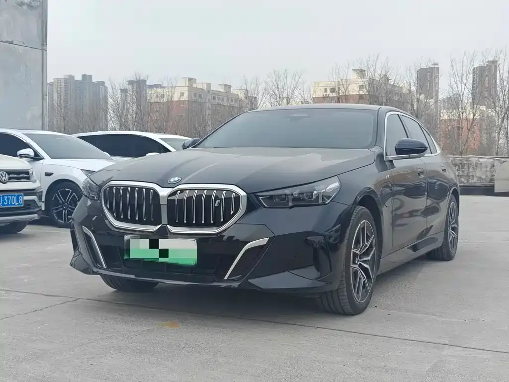 BMW i5 — фото 1