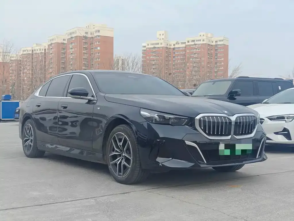BMW i5 — фото 9