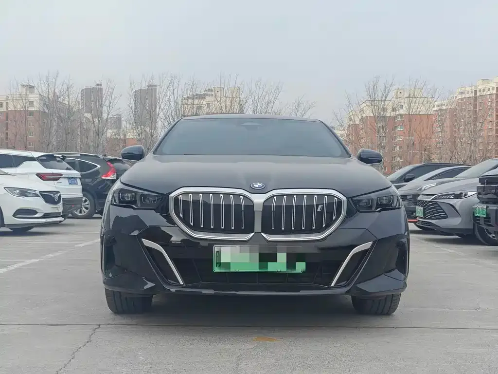 BMW i5 — фото 8