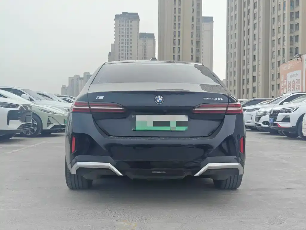 BMW i5 — фото 3
