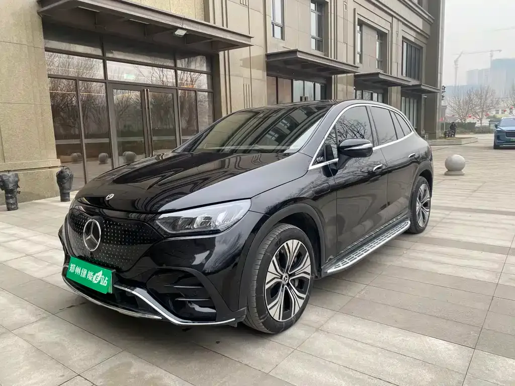 Mercedes-Benz EQE SUV — фото 1