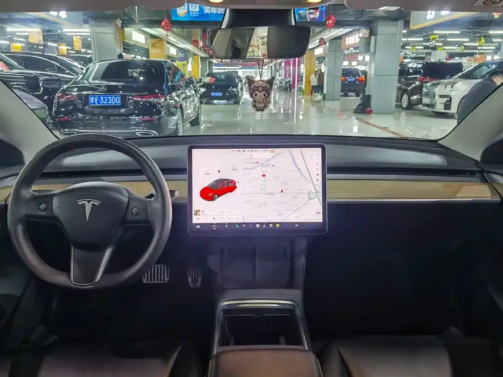 Tesla Model 3 — фото 3
