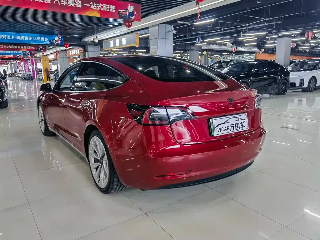 Tesla Model 3 — фото 9