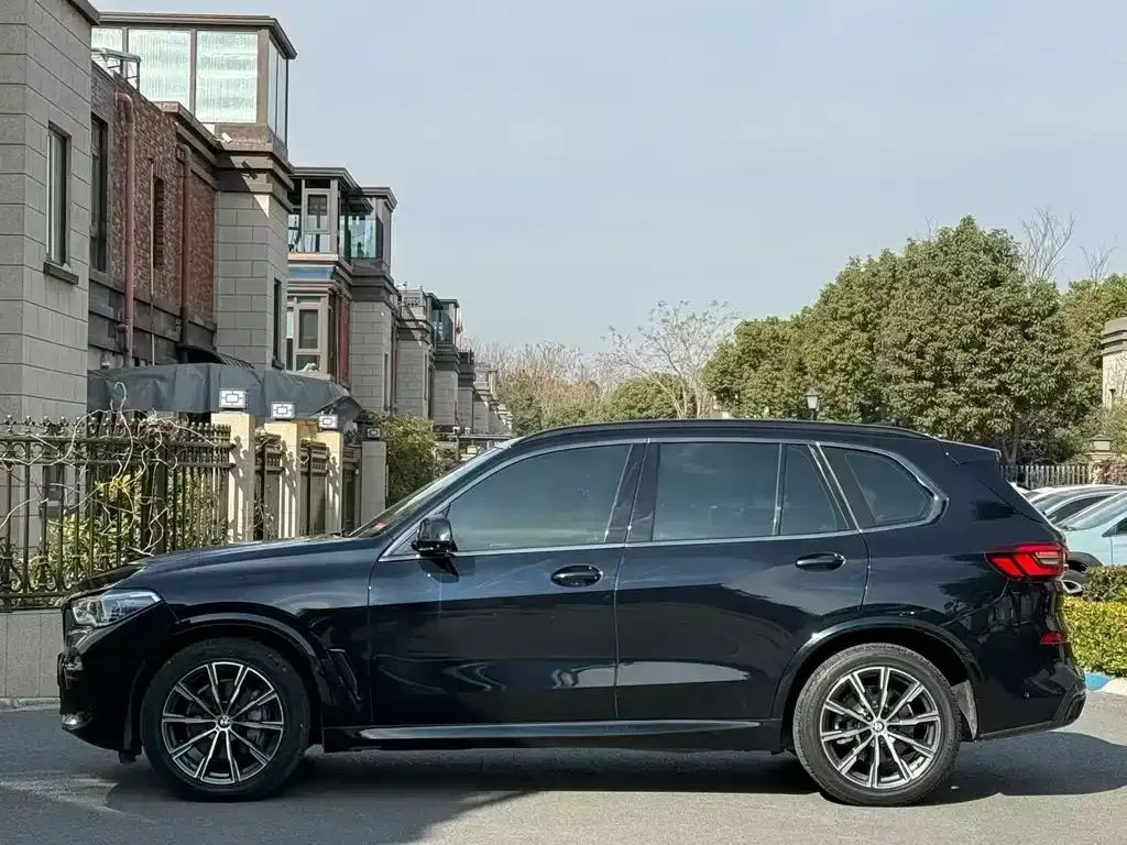 BMW X5 (Import) — фото 9