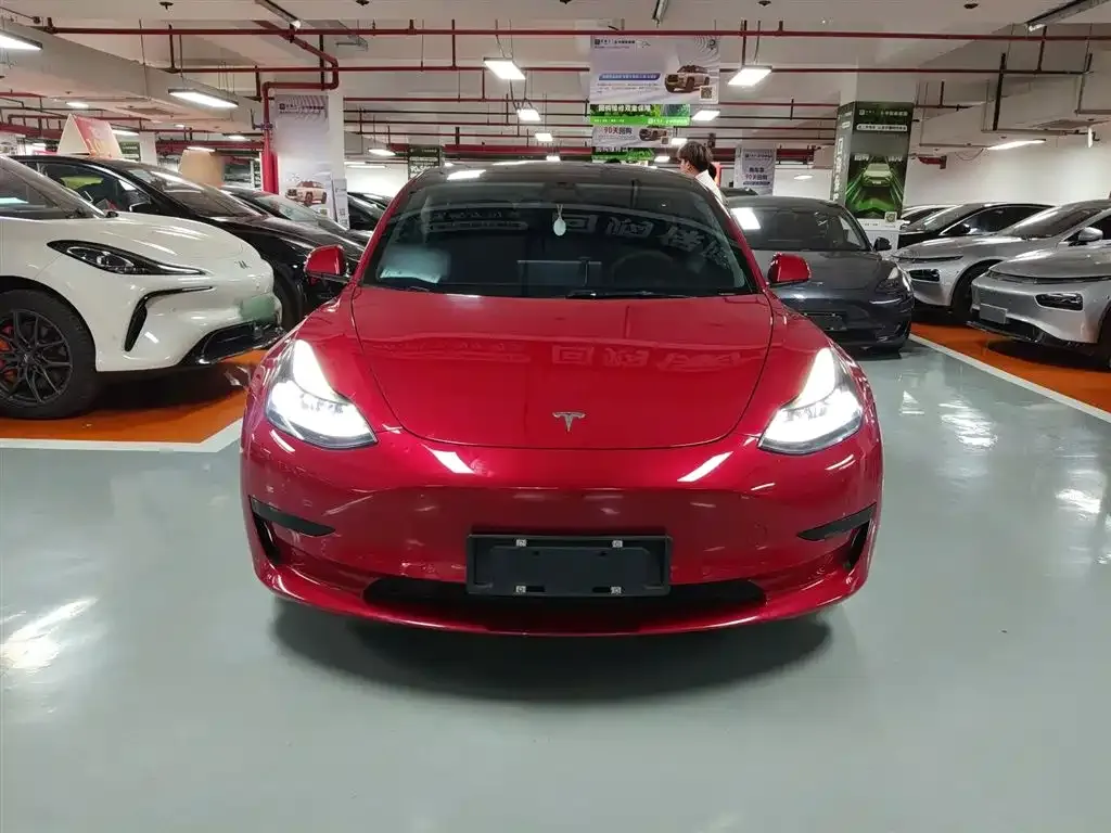 Tesla Model 3 — фото 5