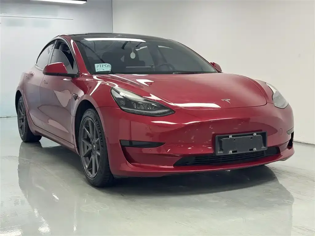 Tesla Model 3 — фото 2
