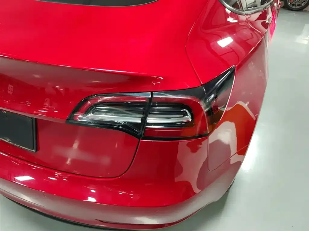 Tesla Model 3 — фото 4