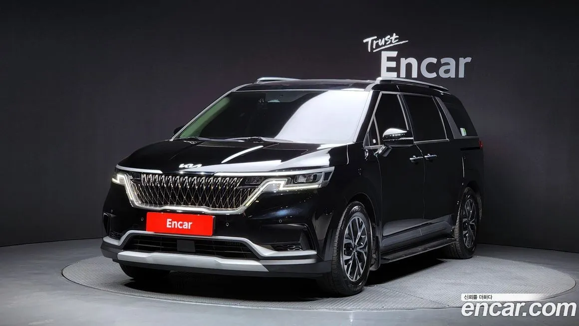 Kia Carnival — фото 1