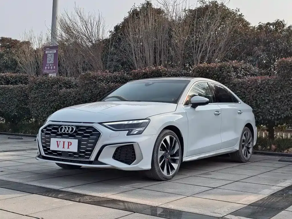 Audi A3 — фото 1
