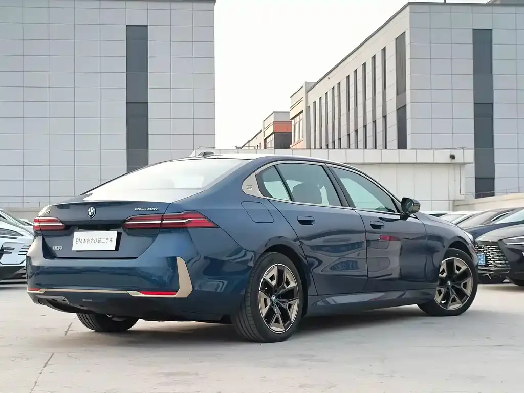 BMW i5 — фото 3