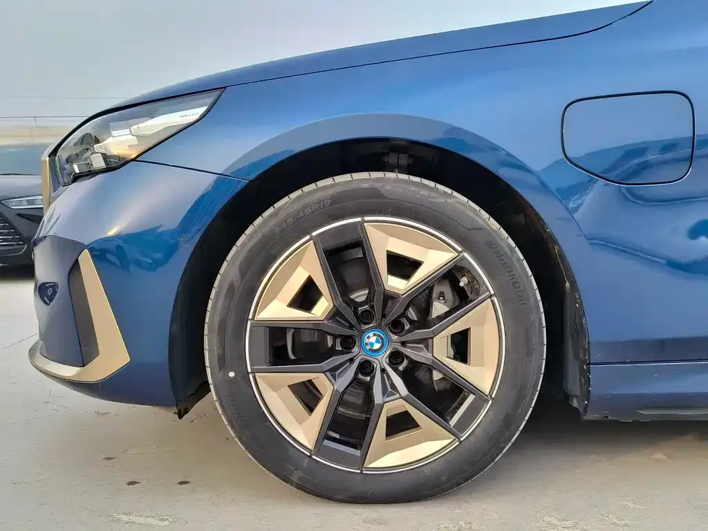 BMW i5 — фото 7