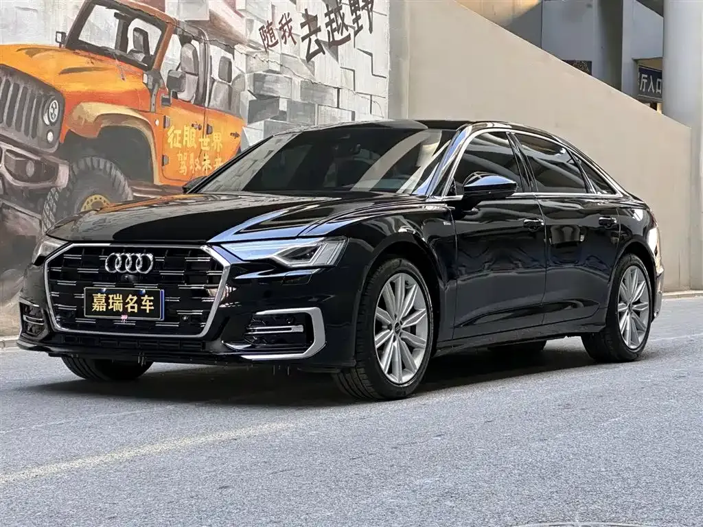 Audi A6L — фото 1