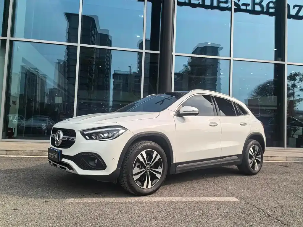Mercedes-Benz GLA — фото 1