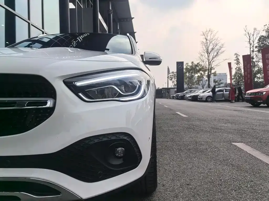 Mercedes-Benz GLA — фото 6