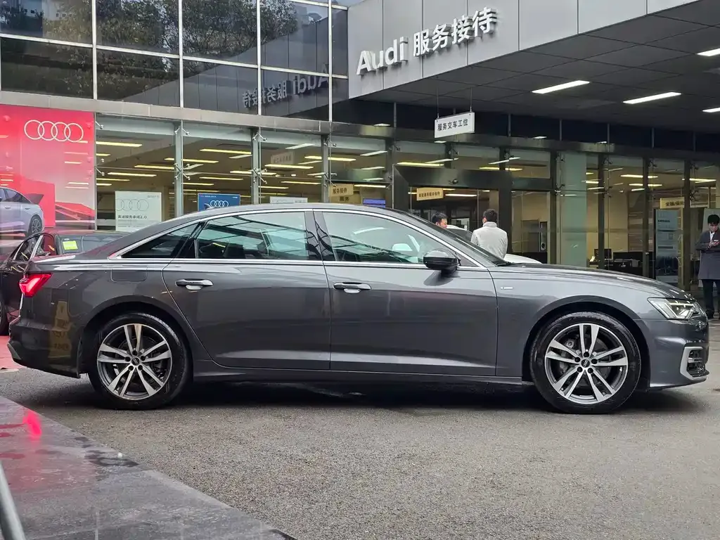 Audi A6L — фото 5