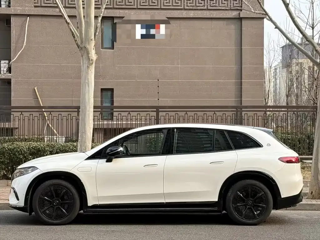 Mercedes-Benz EQS SUV — фото 9