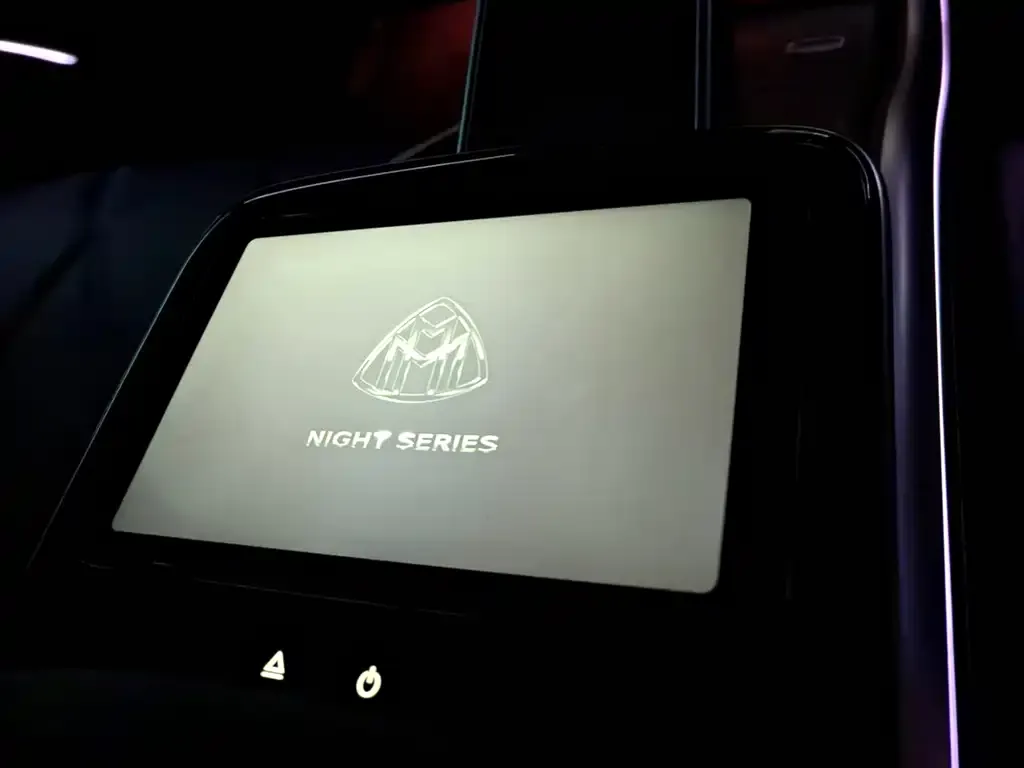 Mercedes-Benz EQS SUV — фото 3