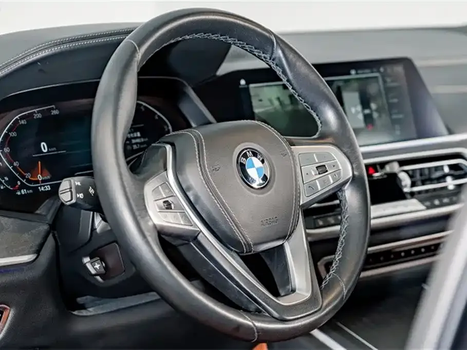 BMW X7 — фото 9