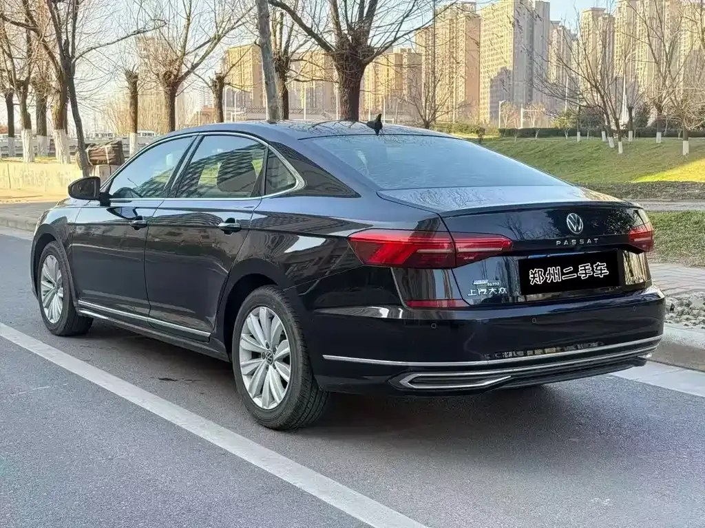 Volkswagen Passat — фото 8