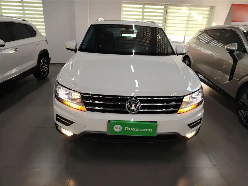 Volkswagen Tiguan L — фото 3