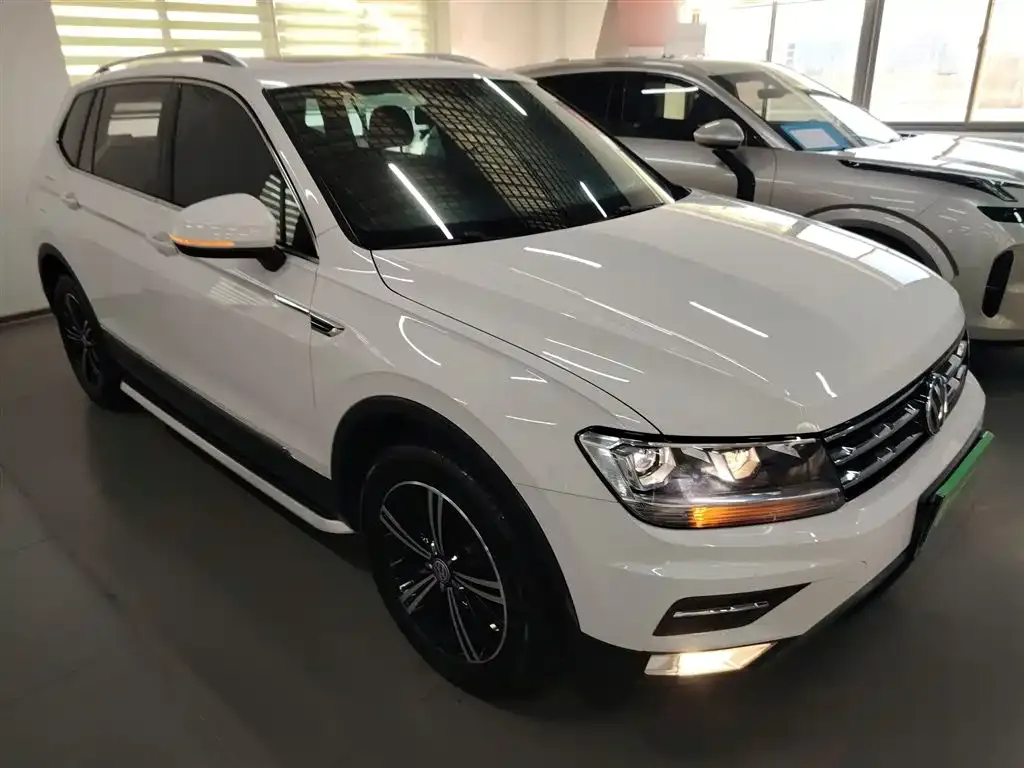 Volkswagen Tiguan L — фото 4