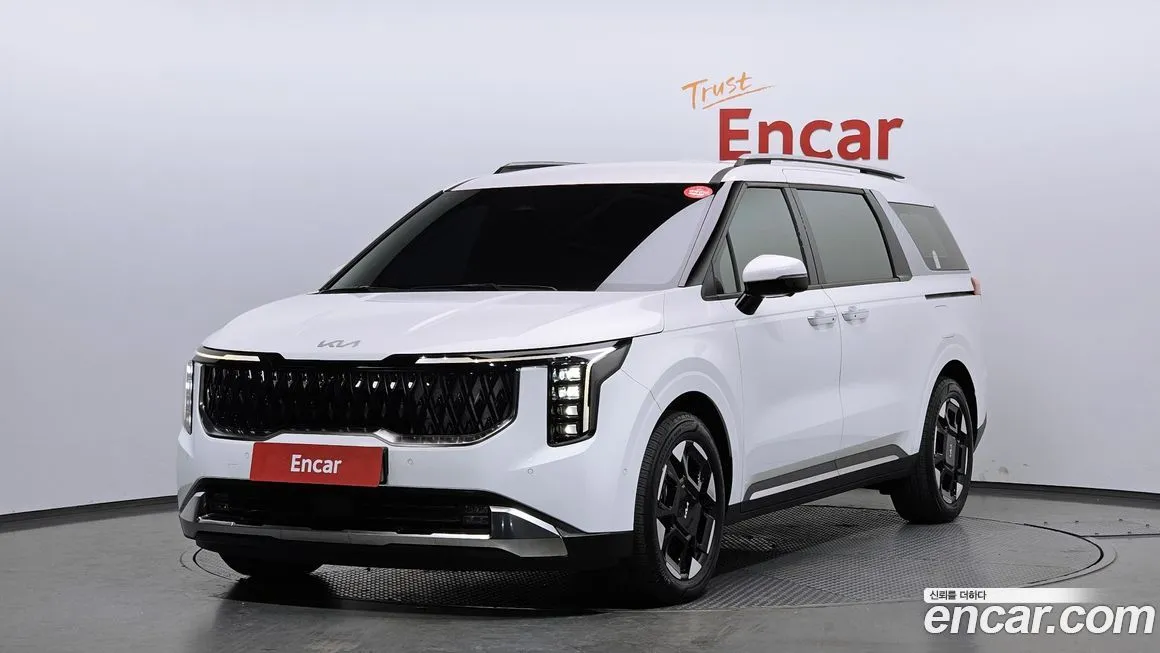 Kia Carnival — фото 1
