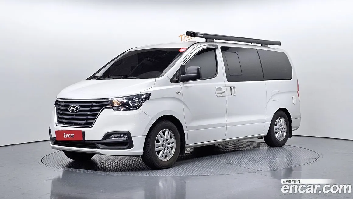 Hyundai Starex — фото 1