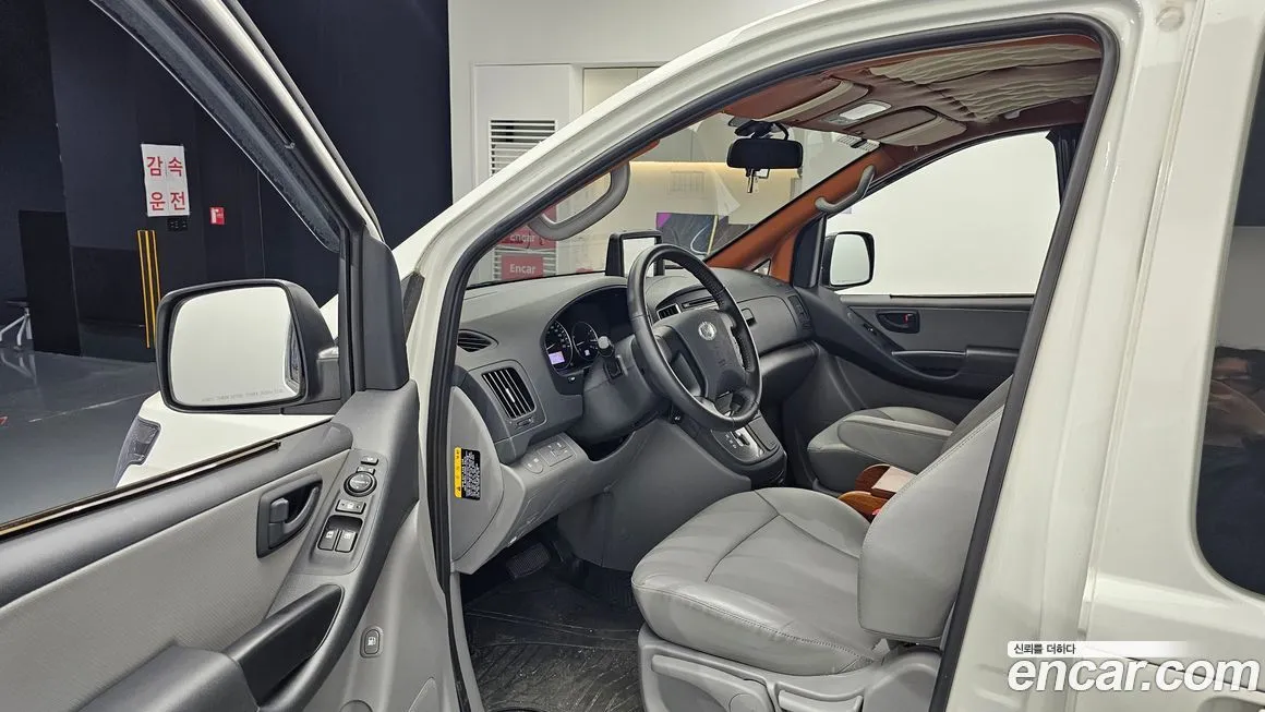 Hyundai Starex — фото 10