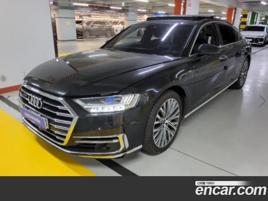 Audi A8 — фото 1