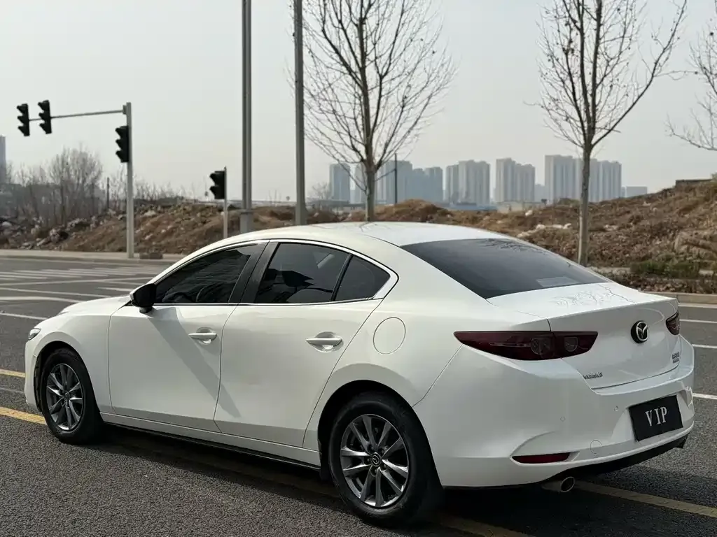 Mazda 3 Axela — фото 3