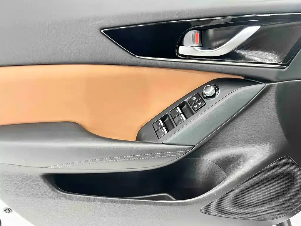 Mazda CX-4 — фото 9
