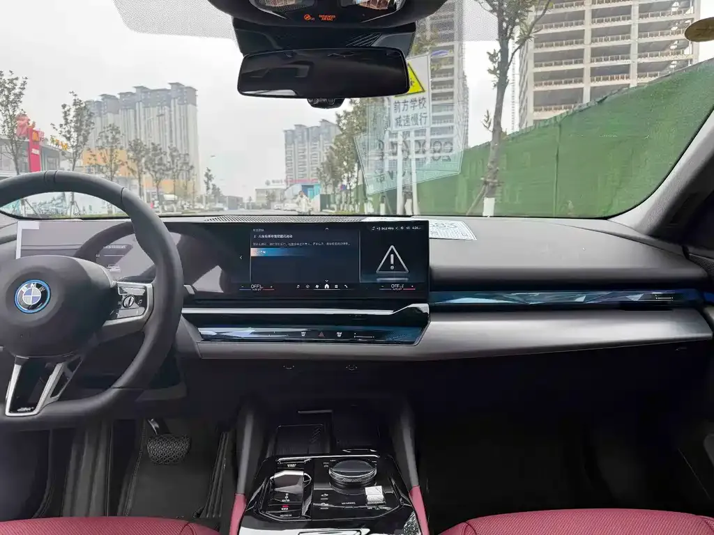 BMW i5 — фото 4