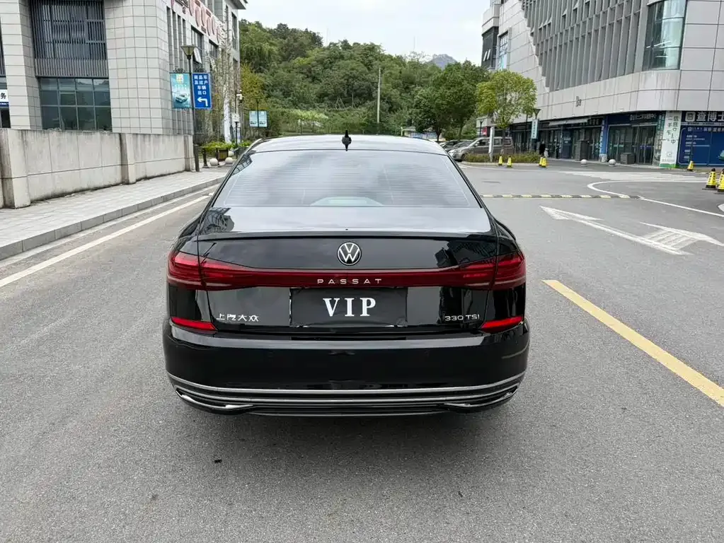Volkswagen Passat — фото 8