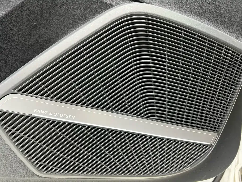 Audi Q5L — фото 9