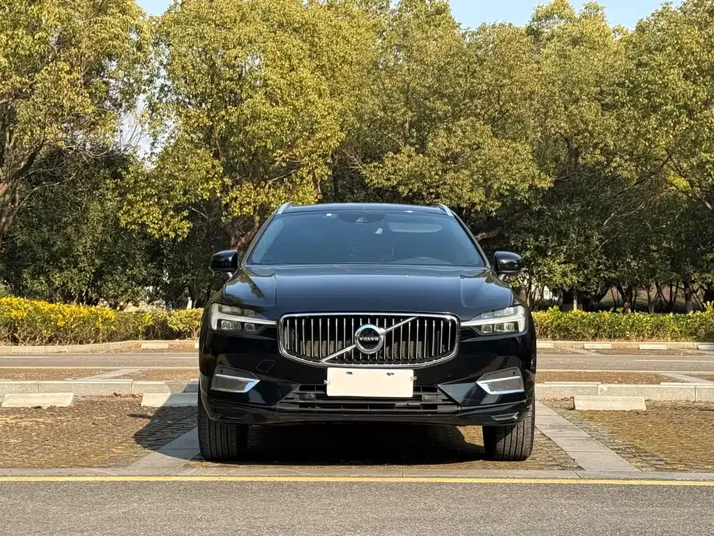 Volvo XC60 — фото 6