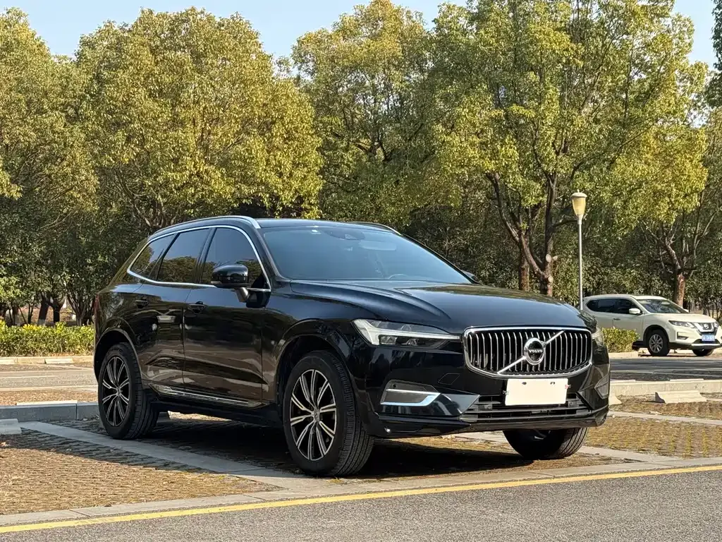 Volvo XC60 — фото 9