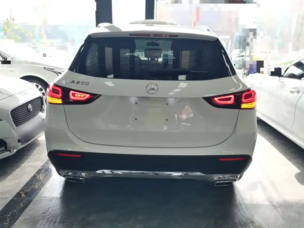 Mercedes-Benz GLA — фото 6