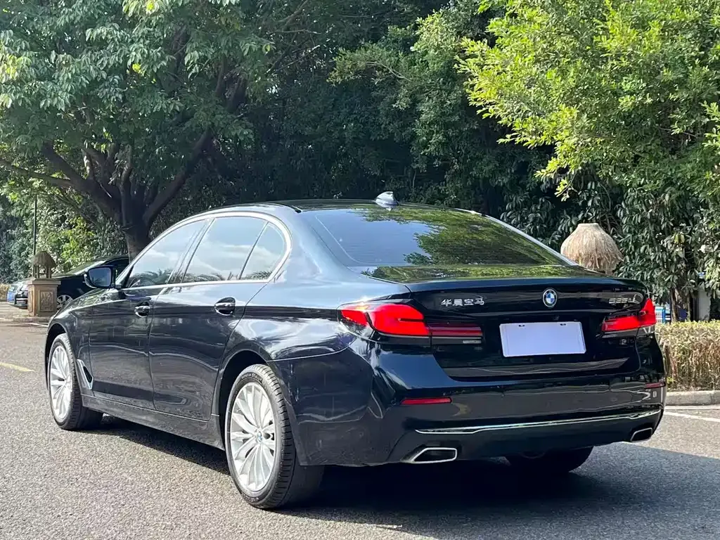 BMW 5 Series — фото 9
