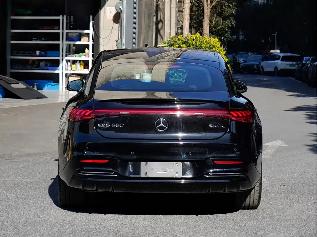 Mercedes-Benz EQS — фото 3