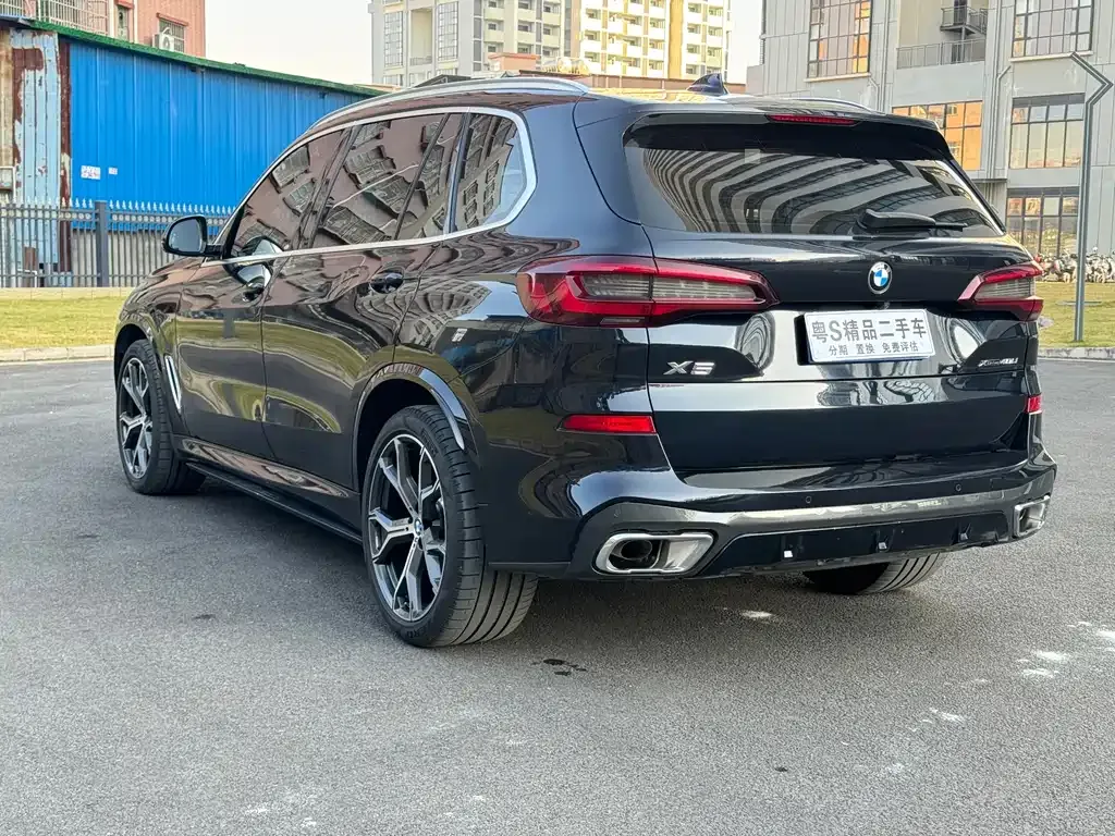 BMW X5 — фото 10
