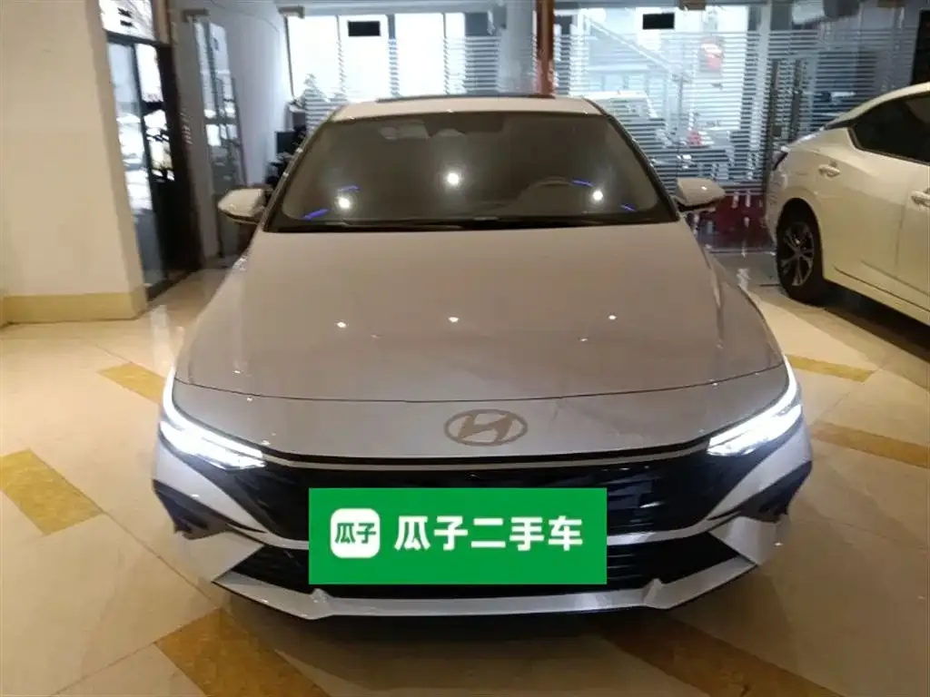 Hyundai Elantra — фото 4