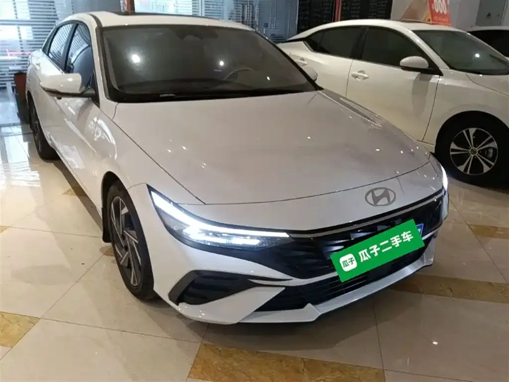 Hyundai Elantra — фото 9