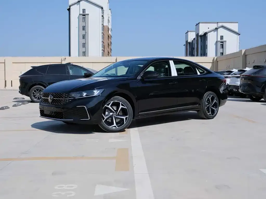 Volkswagen Passat — фото 1