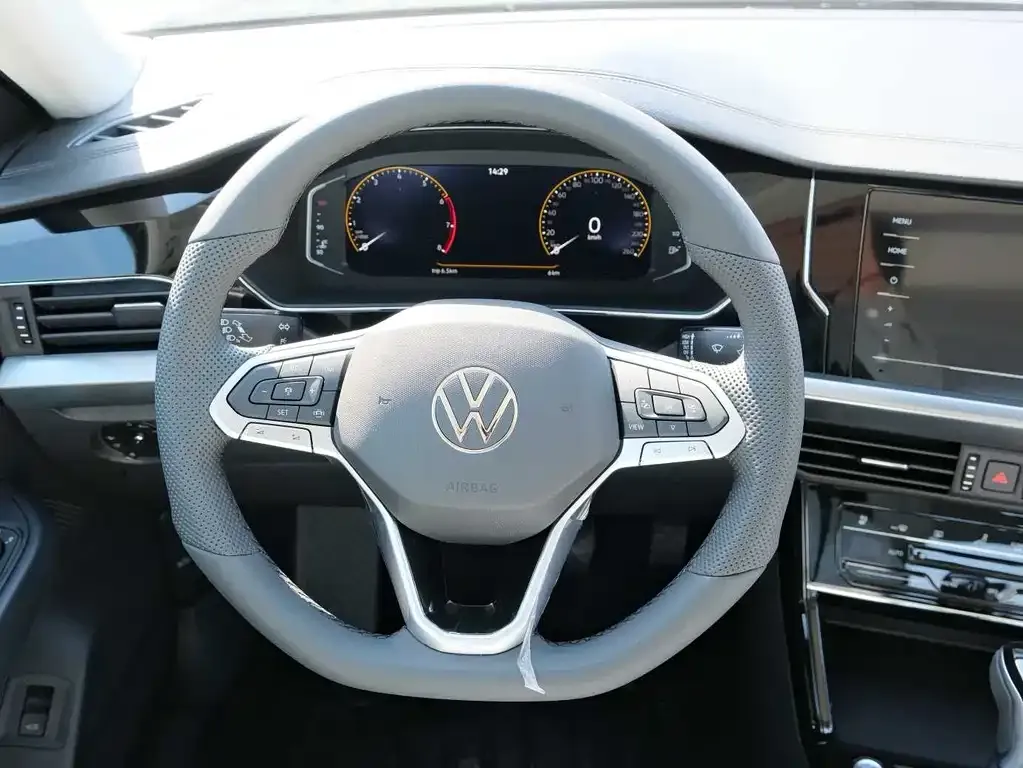 Volkswagen Passat — фото 5