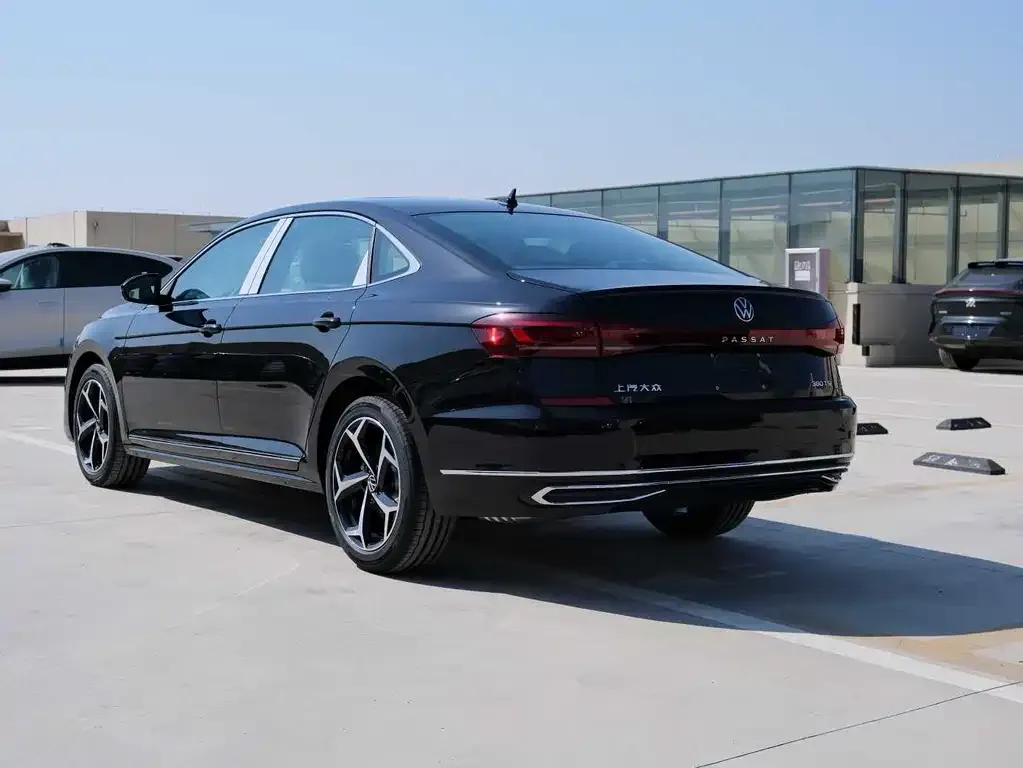 Volkswagen Passat — фото 4